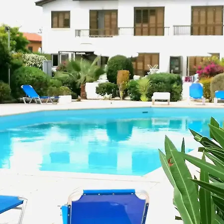 Lisa's - Margarita Gardens