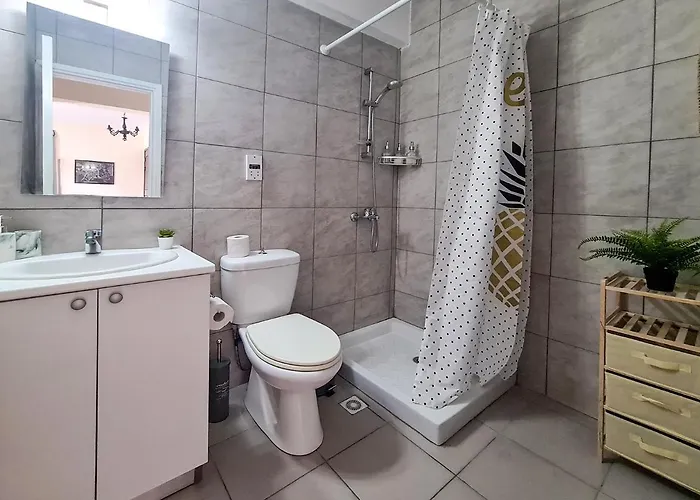 Lisa's - Margarita Gardens Paphos