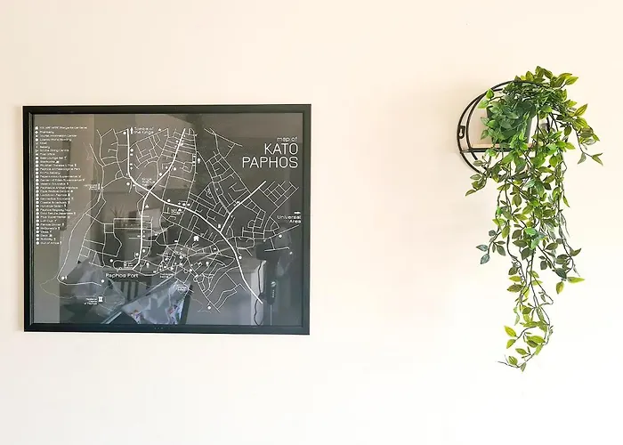 Lisa's - Margarita Gardens * Paphos